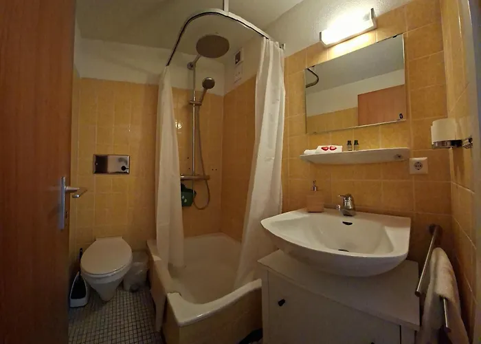 Zum Kreuz Guest house 3*